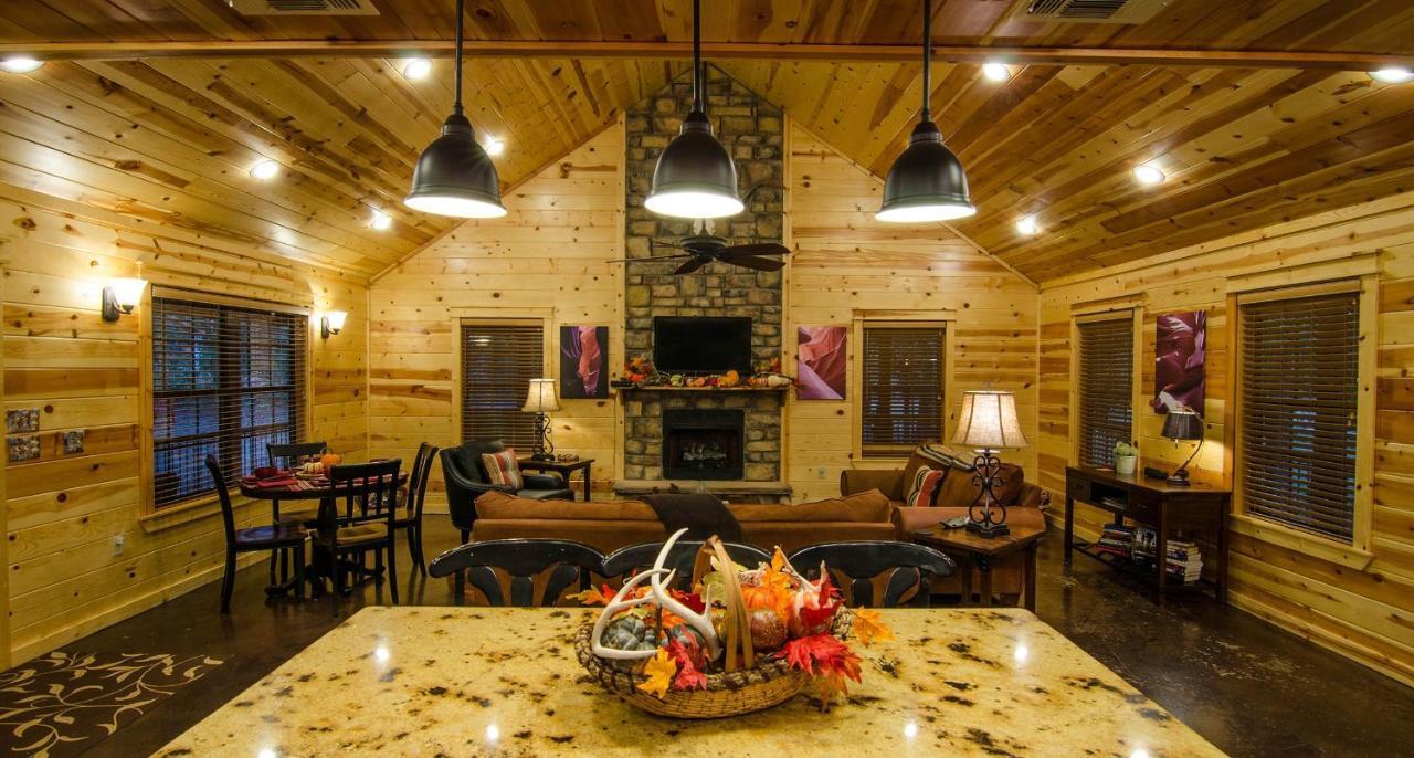 Shine On Harvest Moon W Bbq Villa Broken Bow Bagian luar foto